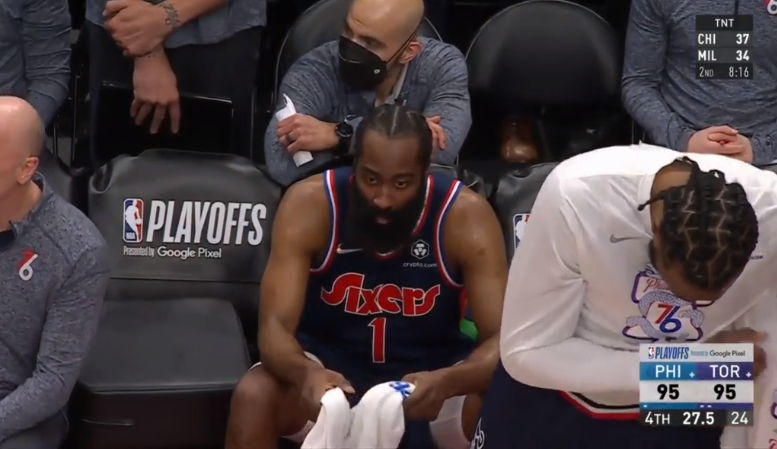 国王横扫上海队，恩比德点燃赛场