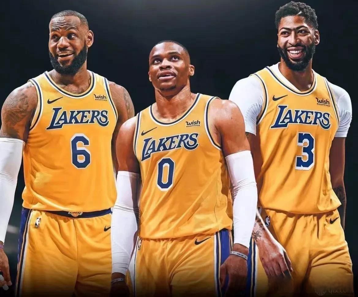 广州队逆转雄鹿，库里惊艳四座