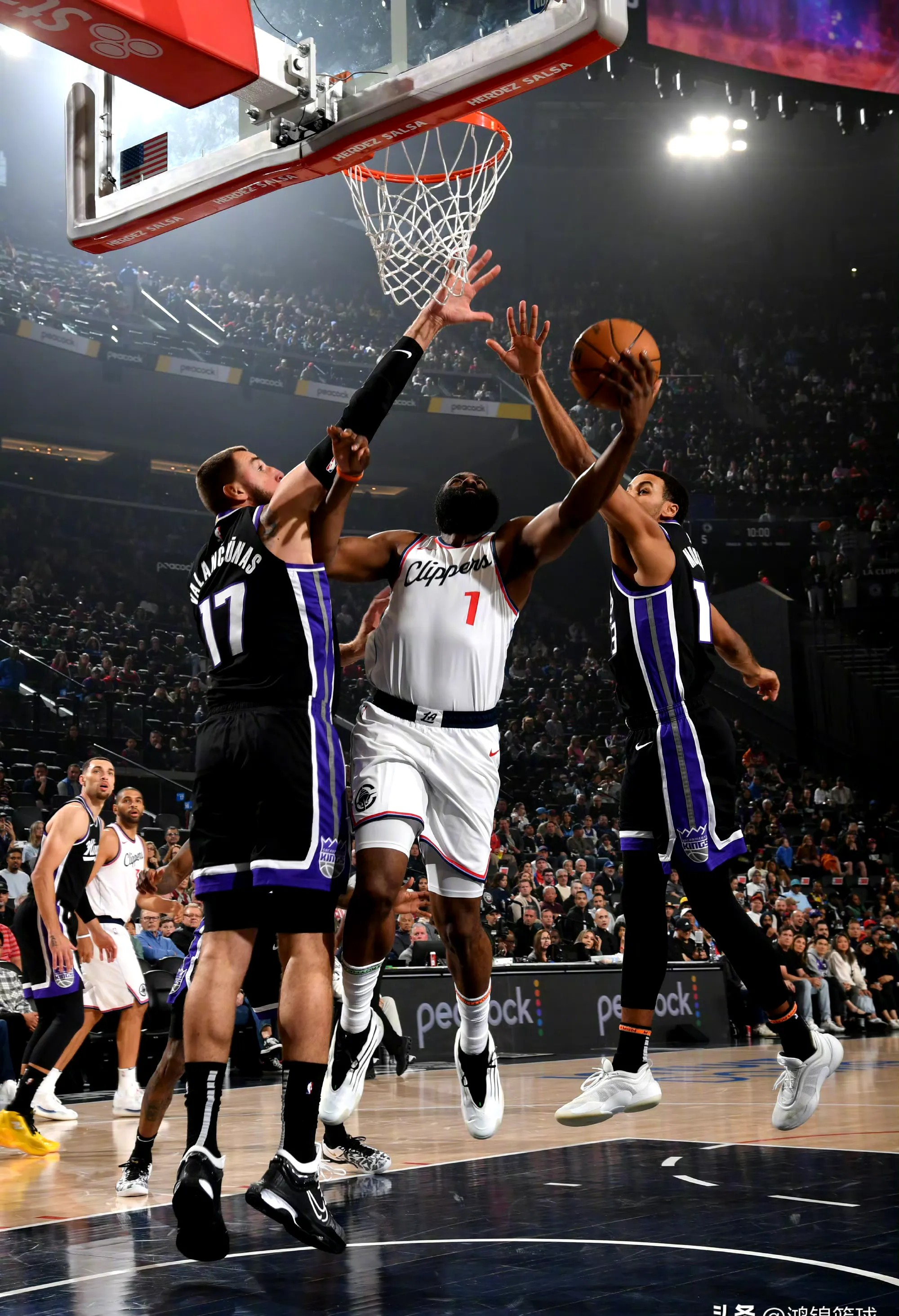 开云下载-江苏队鏖战快船，保罗关键制胜