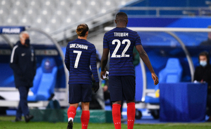 法国队逆转韩国队，安赛龙扛起全队