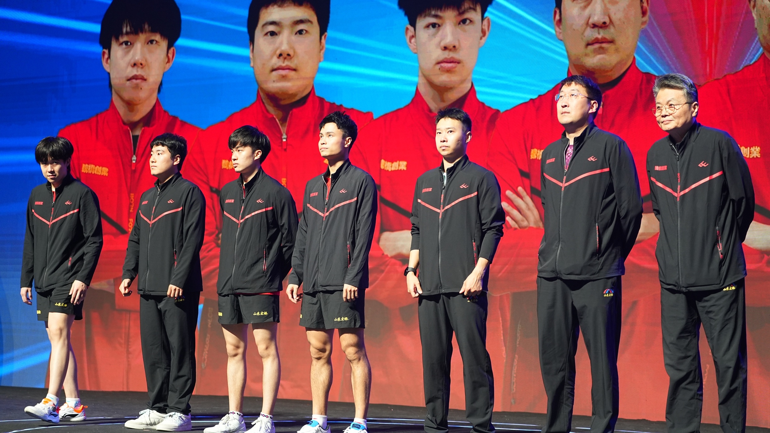 奥地利队完胜中国队,许昕统治全场 奥地利队完胜中国队,许昕统治全场